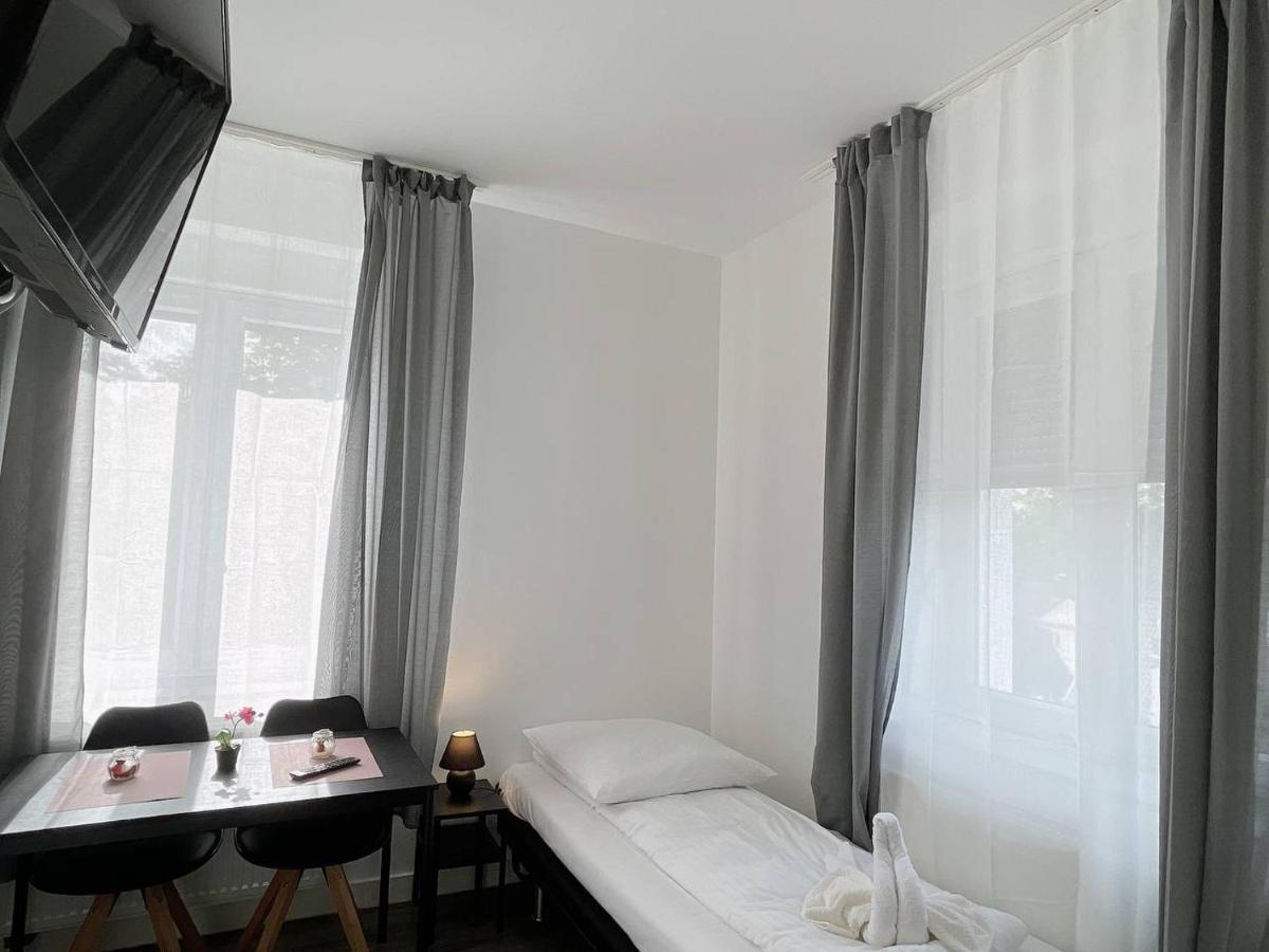 Comfortable Hostel In Wesseling Zewnętrze zdjęcie